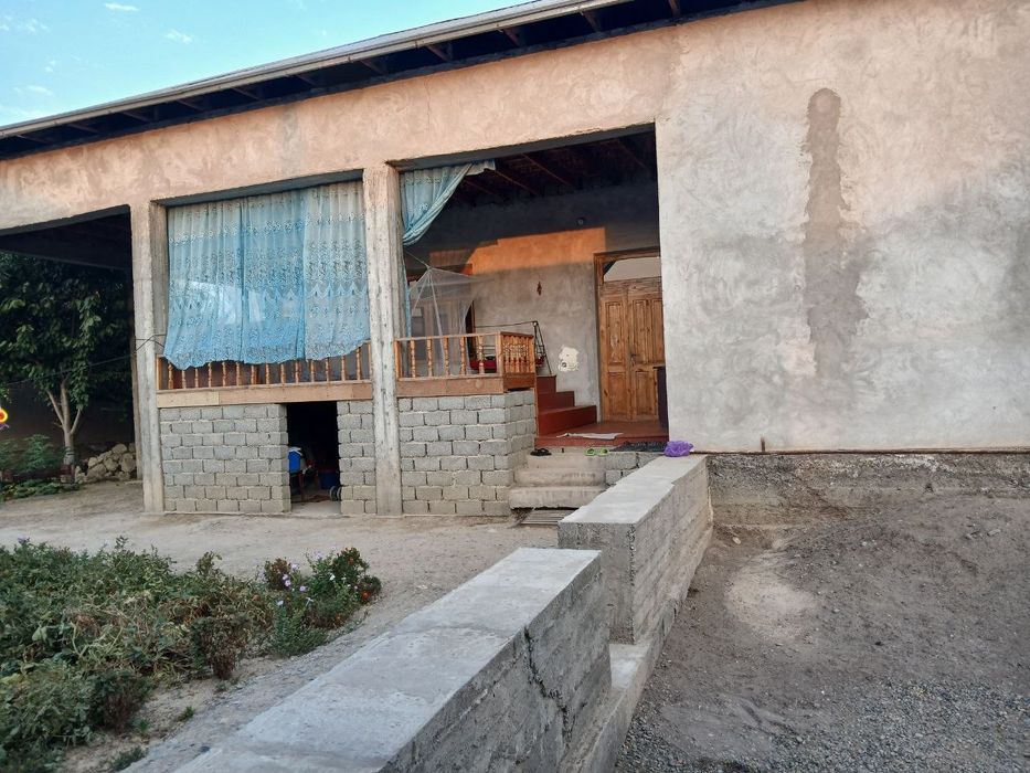 Ховли уй сотилади