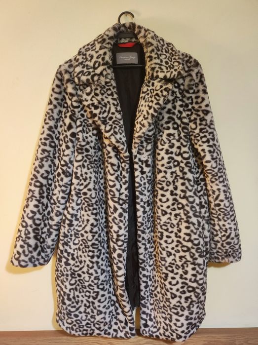 Ново палто Cristian Berg, леопардов принт