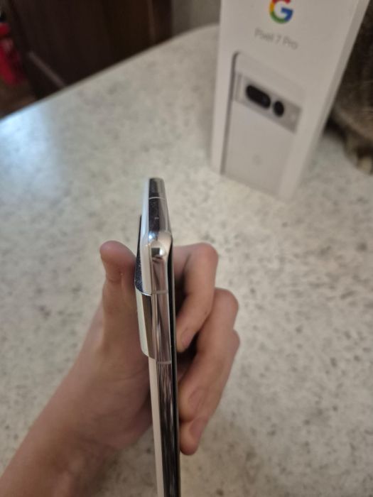 Google pixel 7 Pro 128  ГБ белый цвет