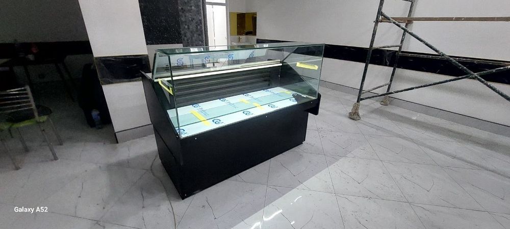 Витрина холодильник