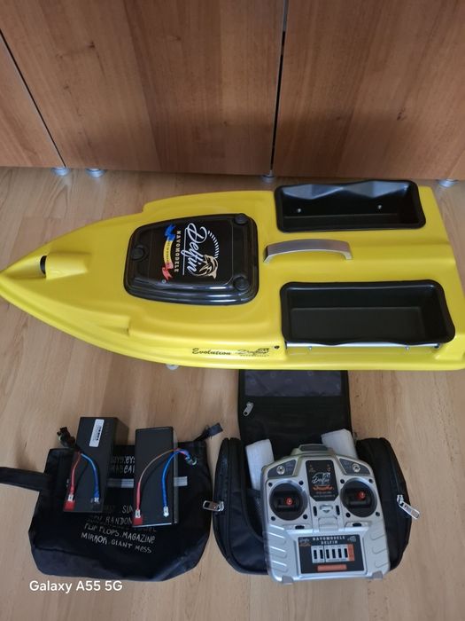 Barca plantat Delphin