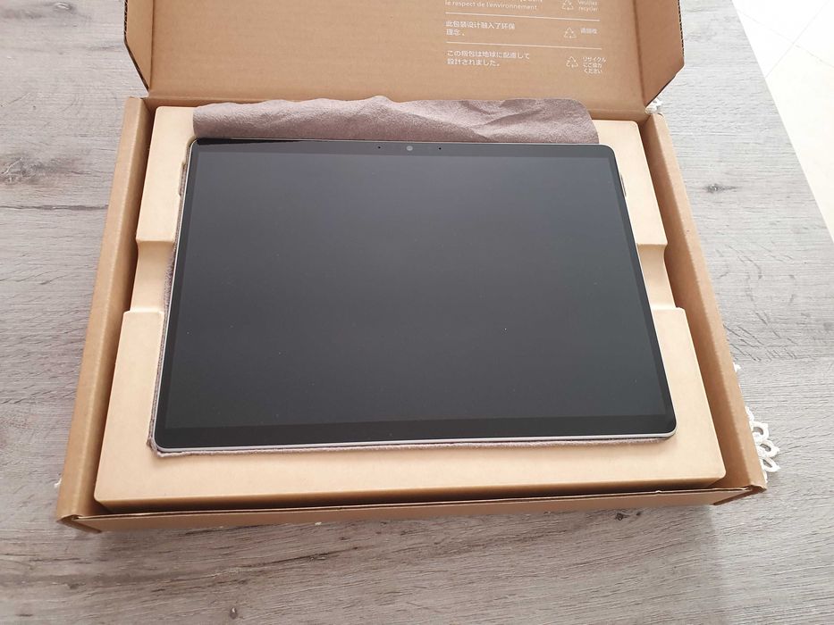 Microsoft Pro 8 1Tb SSD 16Gb RAM