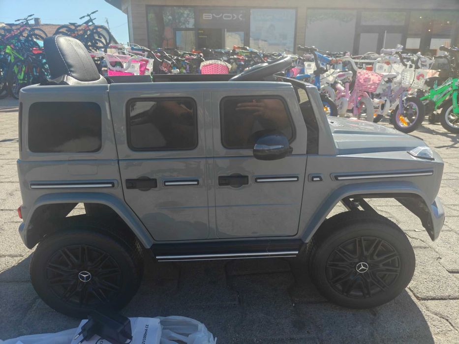 MERCEDES Акумулаторен джип Mercedes-Benz G580 сив