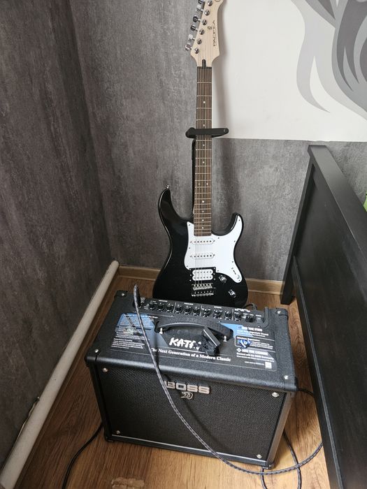 Yamaha pacifica 112V Black + Boss Katana-50 GEN 3