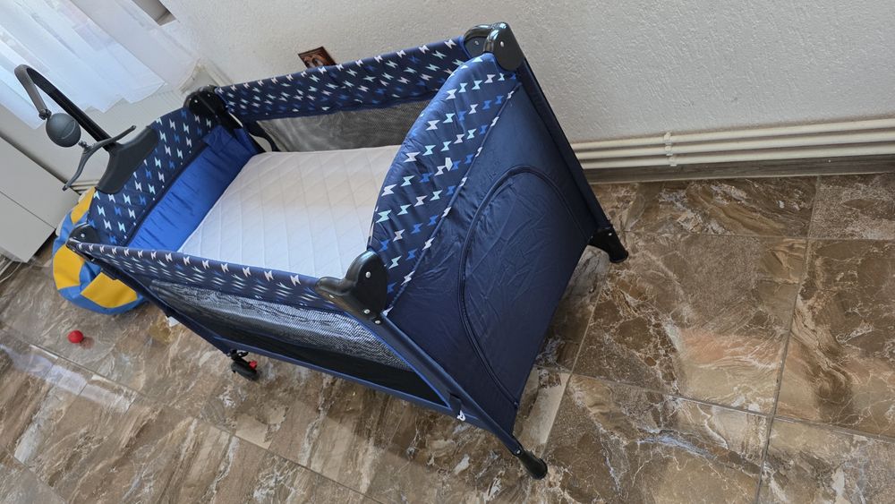 Vând pătuț de bebe+saltea