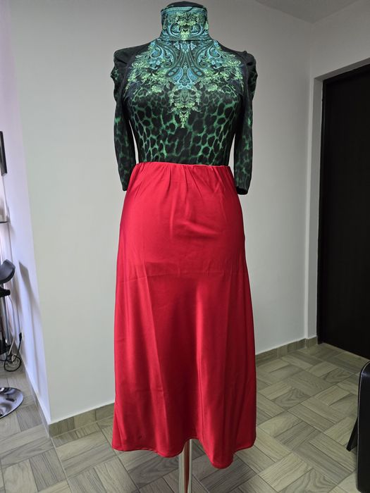 Fusta rosie din acetat de matase naturala, model conic, talie elastica