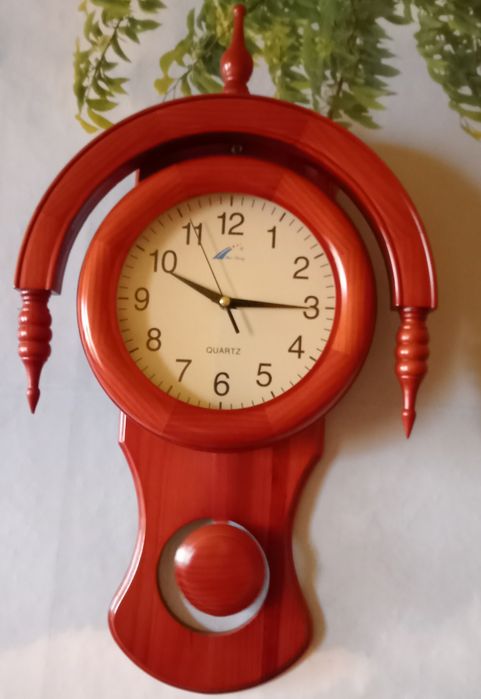 Антикварные часы, читайте описание