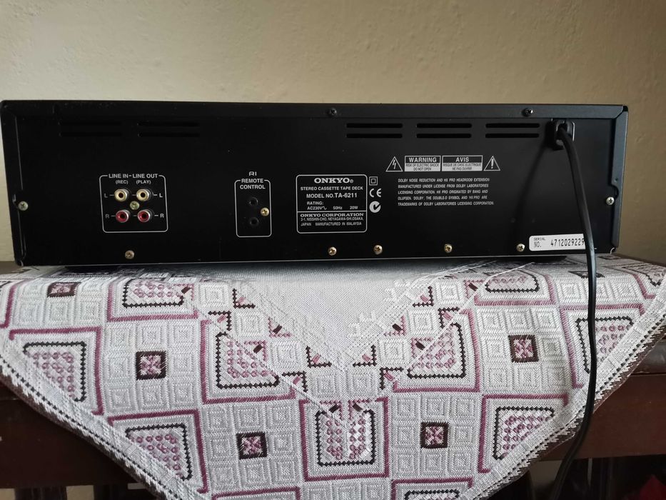Двуглав касетен дек Onkyo TA-6211