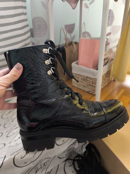 Дамски лачени боти - Dess