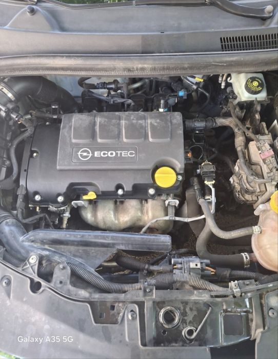 Opel Corsa 1.2 бензин 85 к. с.