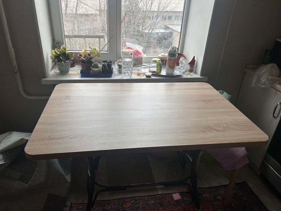 Стол кухонный , универсальный