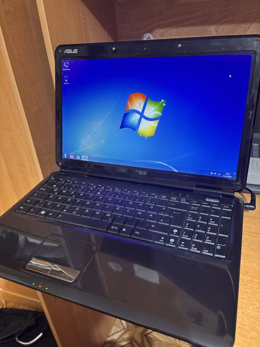 Нотубук ASUS.