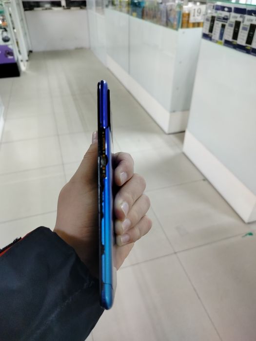 Tecno spark 4  телефон