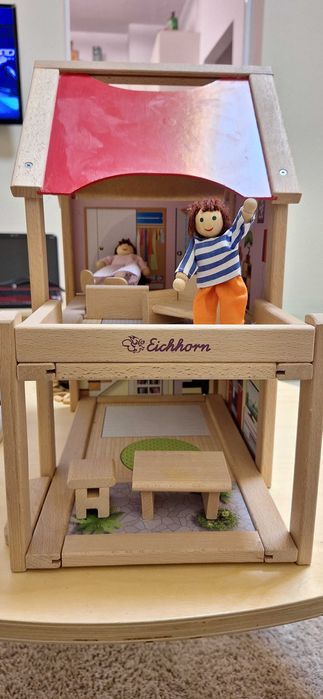 Детска дървена къща за игра