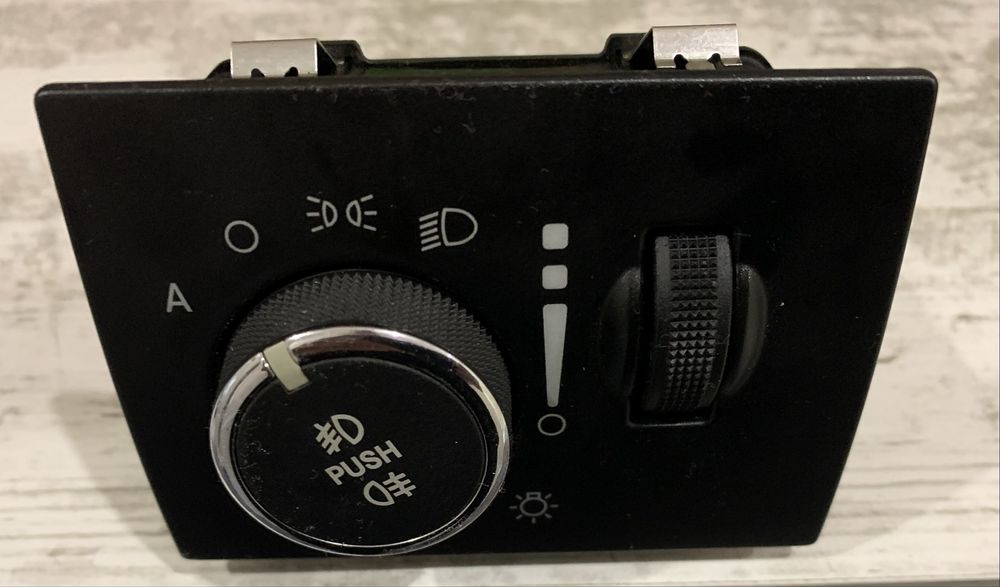 Оригинален Бутон за Фаровете  за Jeep Grand Cherokee WK2