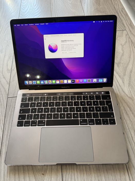 Macbook pro  A1706 2016