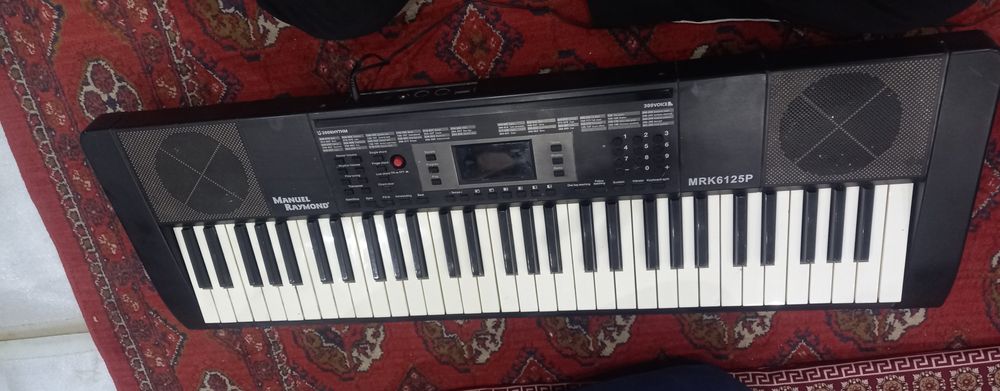 Electronic pianina. Manuel Raymond. Ko'p ishlatimagan.