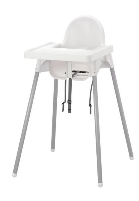 Стол с табла за хранене