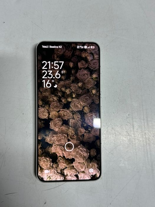 Продам Xiaomi 15 в отличном состоянии.