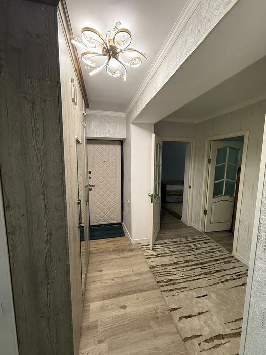 Продам квартиру  4 -х комнатную