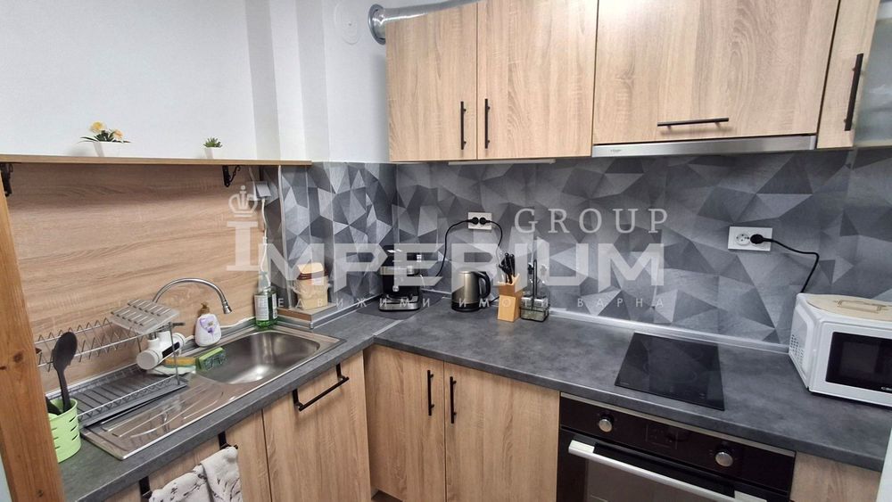 Дава се под наем Тристаен апартамент в Варна, Център - 80 кв.м за 969 € - Снимка #3