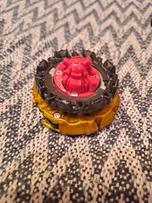 Игрушка бэйблэйд