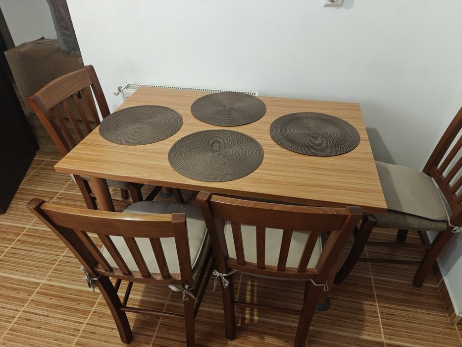 Set Masă + 4 Scaune lemn nuc