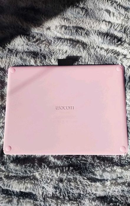 Графичен таблет ,,Wacom Intos M" розов