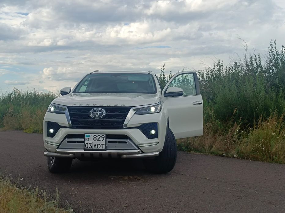 Продам Toyota Fortuner