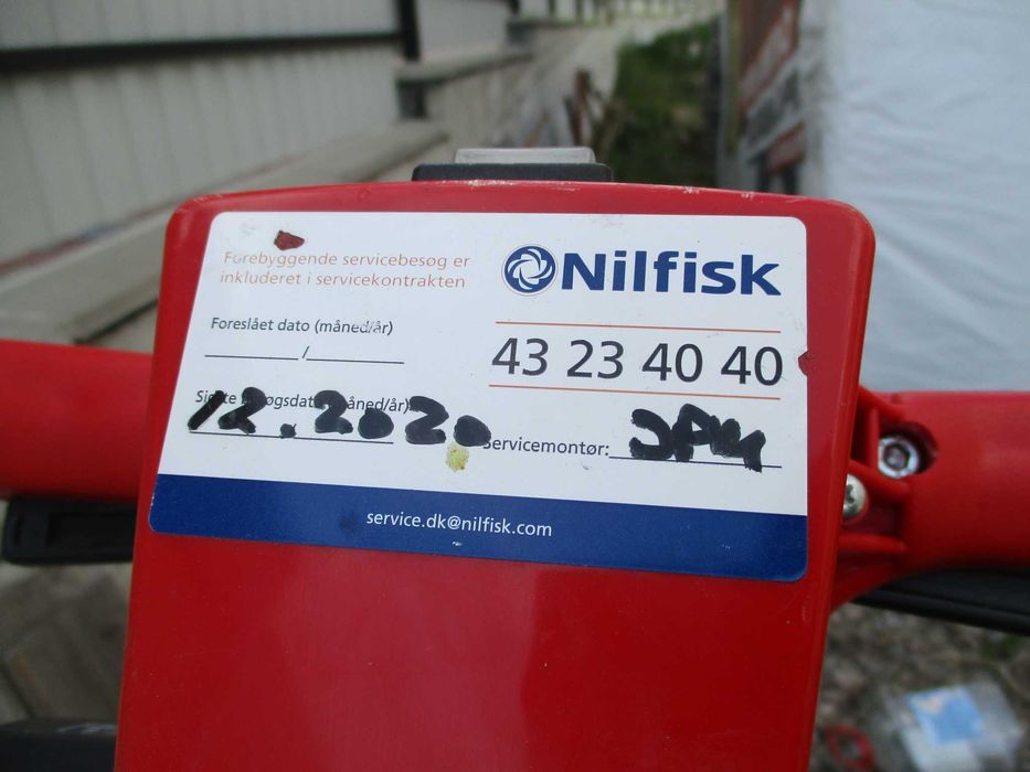 aspirator masina de curatat spalat nilfisk