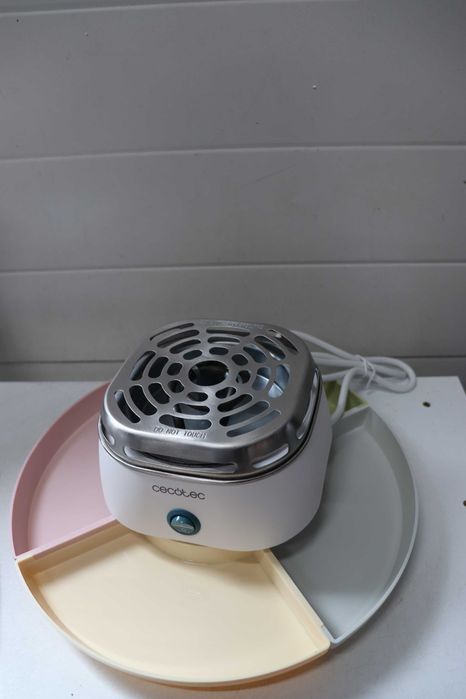 Машина за затопляне на маршмелоу Cecotec Fun&Sugar, 270W, 2 вилици