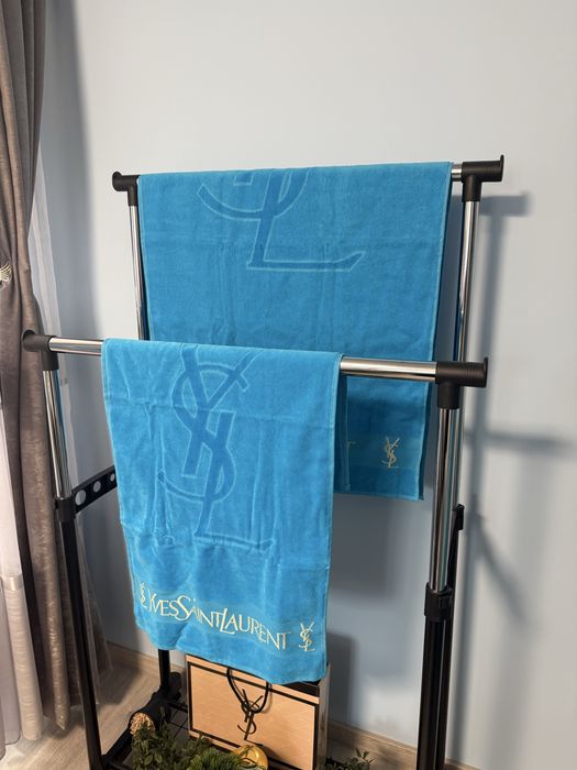 Yves Saint Laurent Луксозни хавлии  + Подаръчна кутия