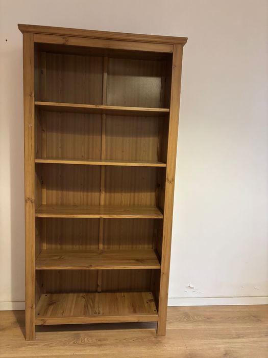 Etajera pentru carti sau jucarii