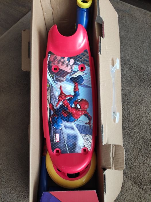 Детска тротинетка на Spider-man