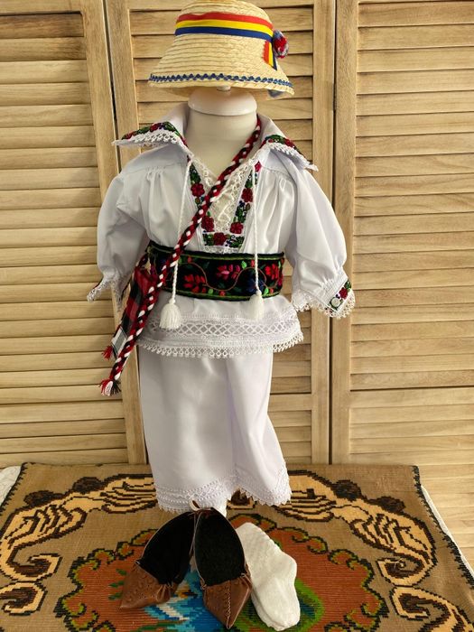 Costum popular pentru băiat de Maramureș complet