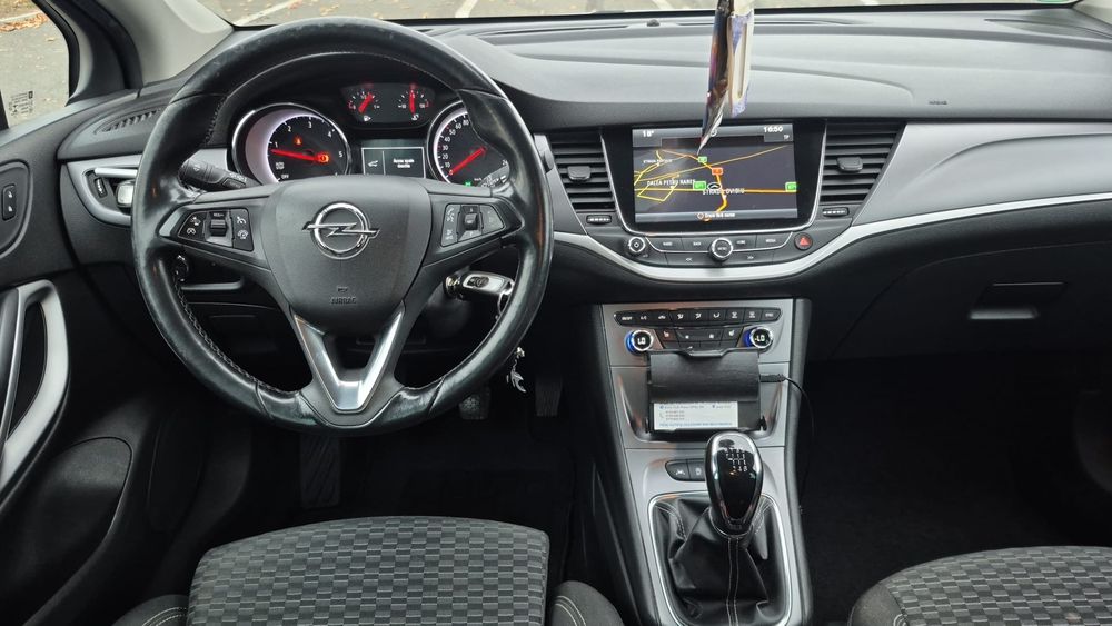 Vând Opel Astra K 2017
