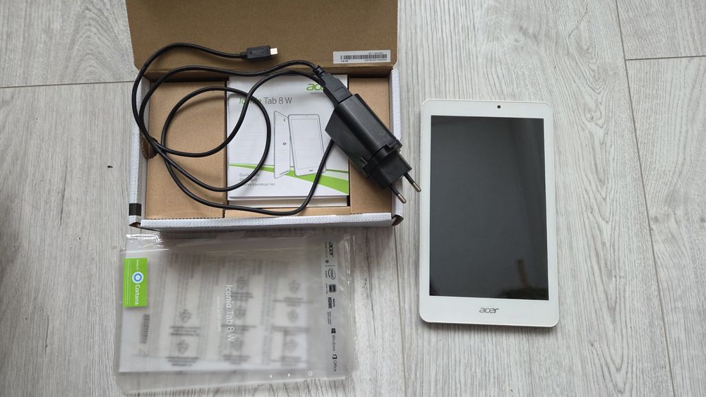Таблет Acer Iconia Tab 8 W  Windows за ремонт или за части