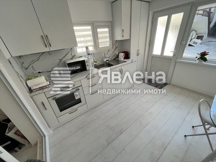 Продава се Тристаен апартамент в Несебър - 40 кв.м за 1313 €/кв.м - Снимка #2