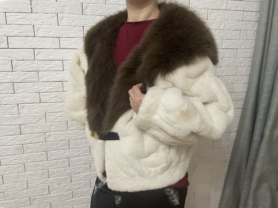 Продам новую эко шубу автоледи