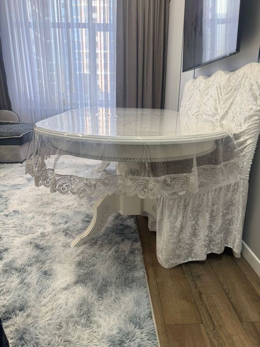 Продается  стол для гостинной