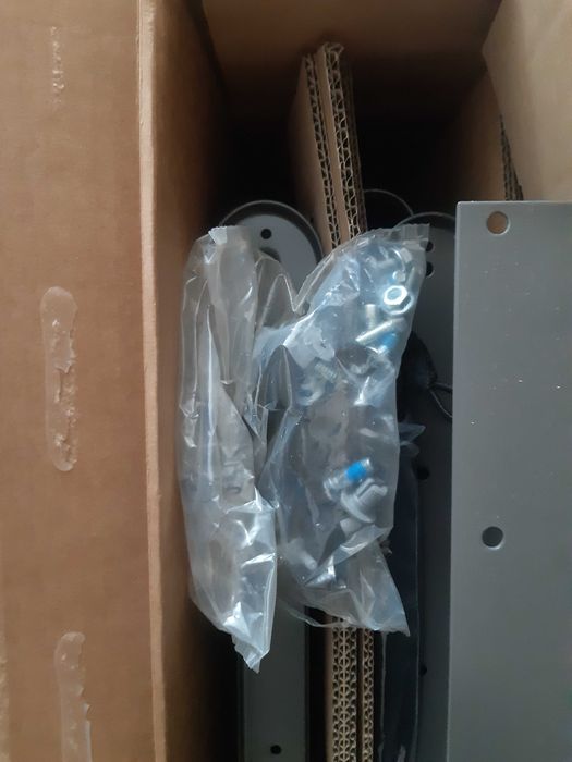 Продавам рамка за Офис бюро IDÅSEN