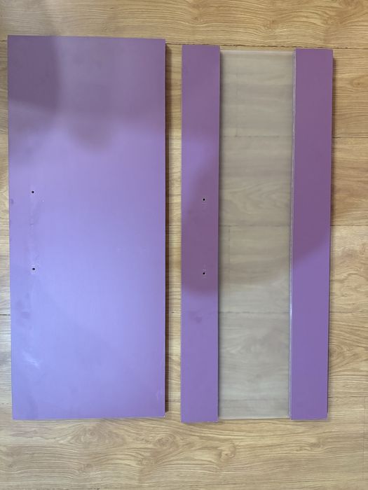 Вратички от горни шкафове на модулна кухня