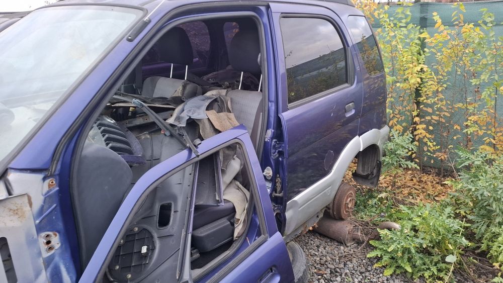 Vand capota,far,usai Daihatsu Terios