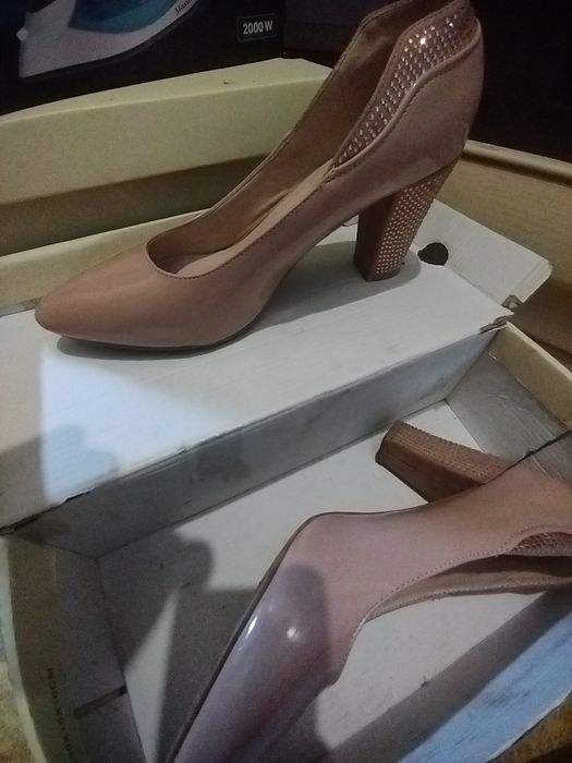 Продам обувь новые