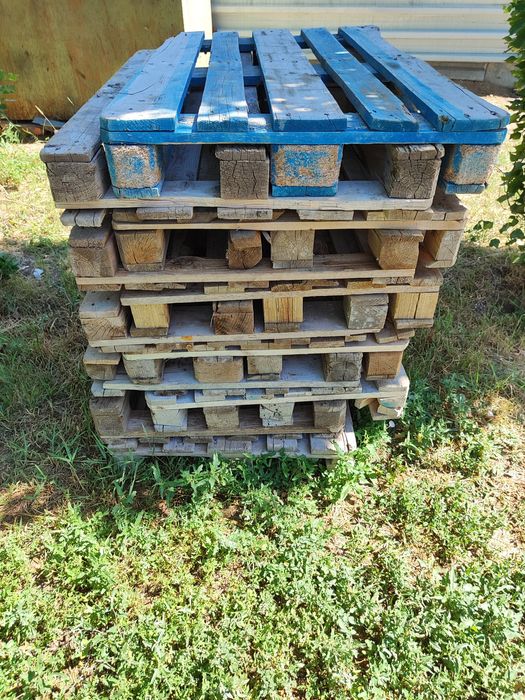 Продам поддоны за 1 штуку 1000