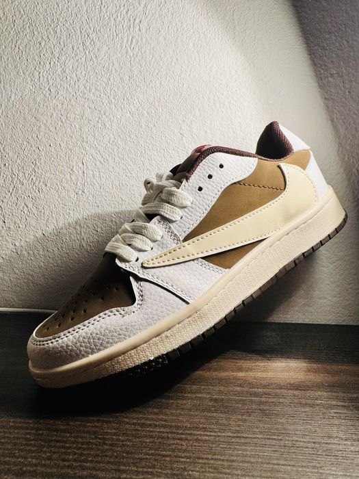 Jordan 1 Low Travis Scott 38