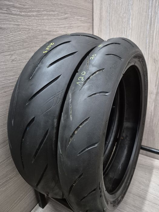Set anvelope moto 120 70 17 cu 180 55 17 Bridgestone S21 dot 23 si 24
