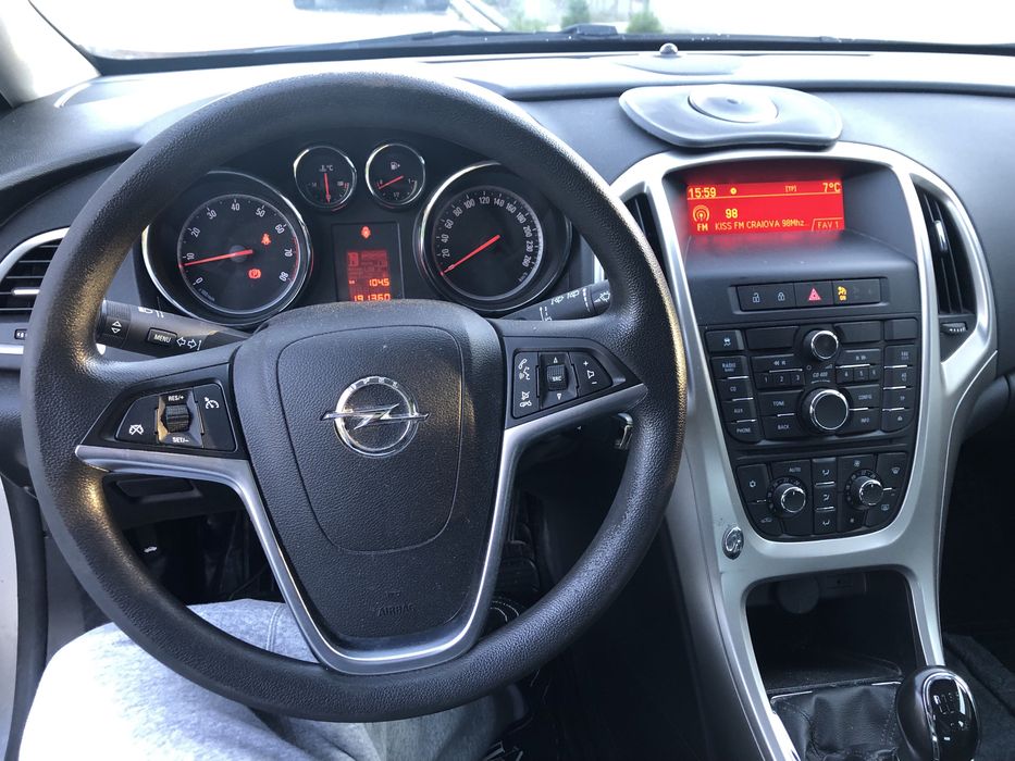 Opel astra j 1.4 benzina 2012