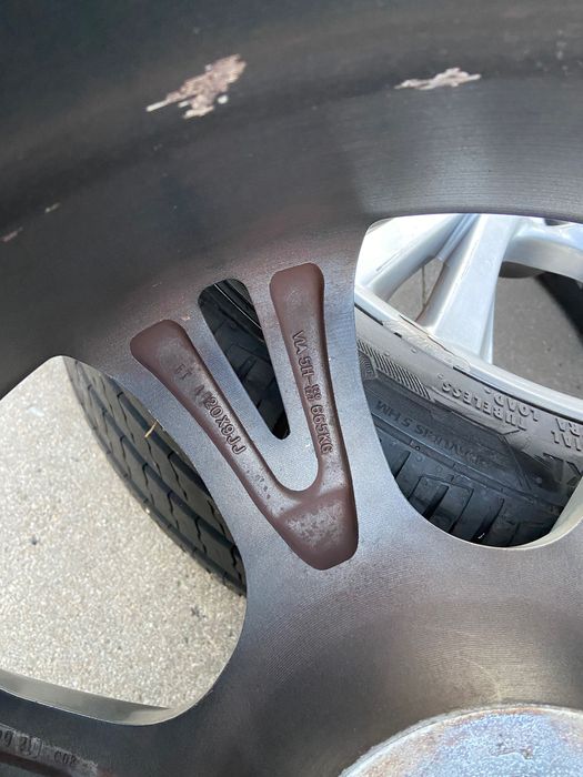 Гуми с джанти 275/35 R20