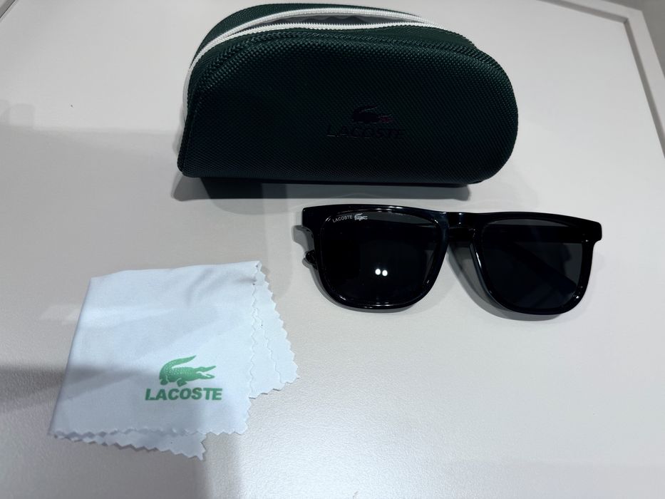 Солнцезащитные очки Lacoste